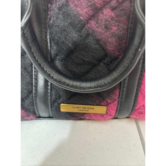 Kurt Geiger London Quilted Fuzzy Barrel Bag Pink Black Chain Strap - Picture 8 of 8